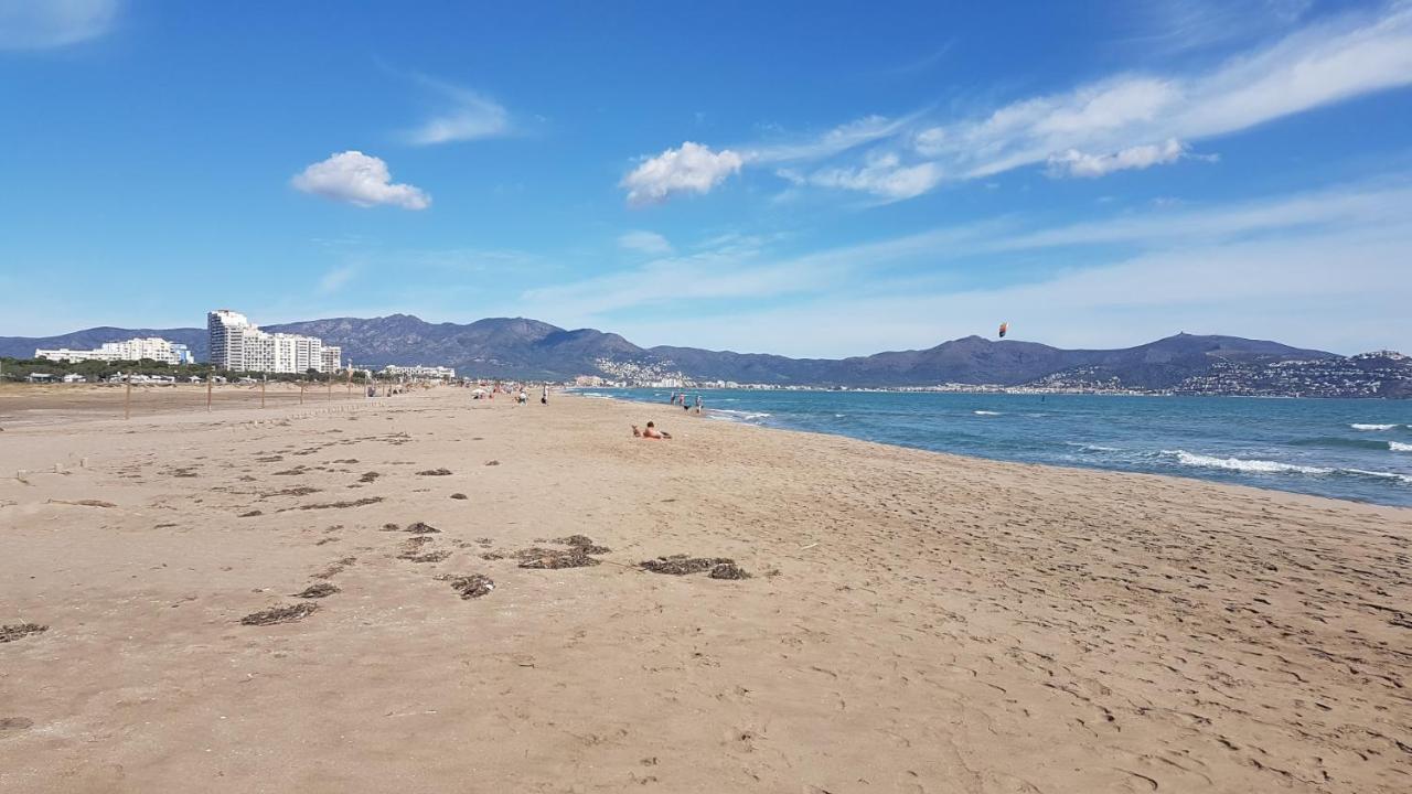 Ampuries Delta Apartment Емпуриабрава Екстериор снимка