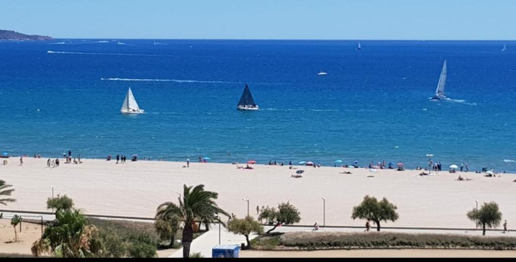 Ampuries Delta Apartment Емпуриабрава Екстериор снимка